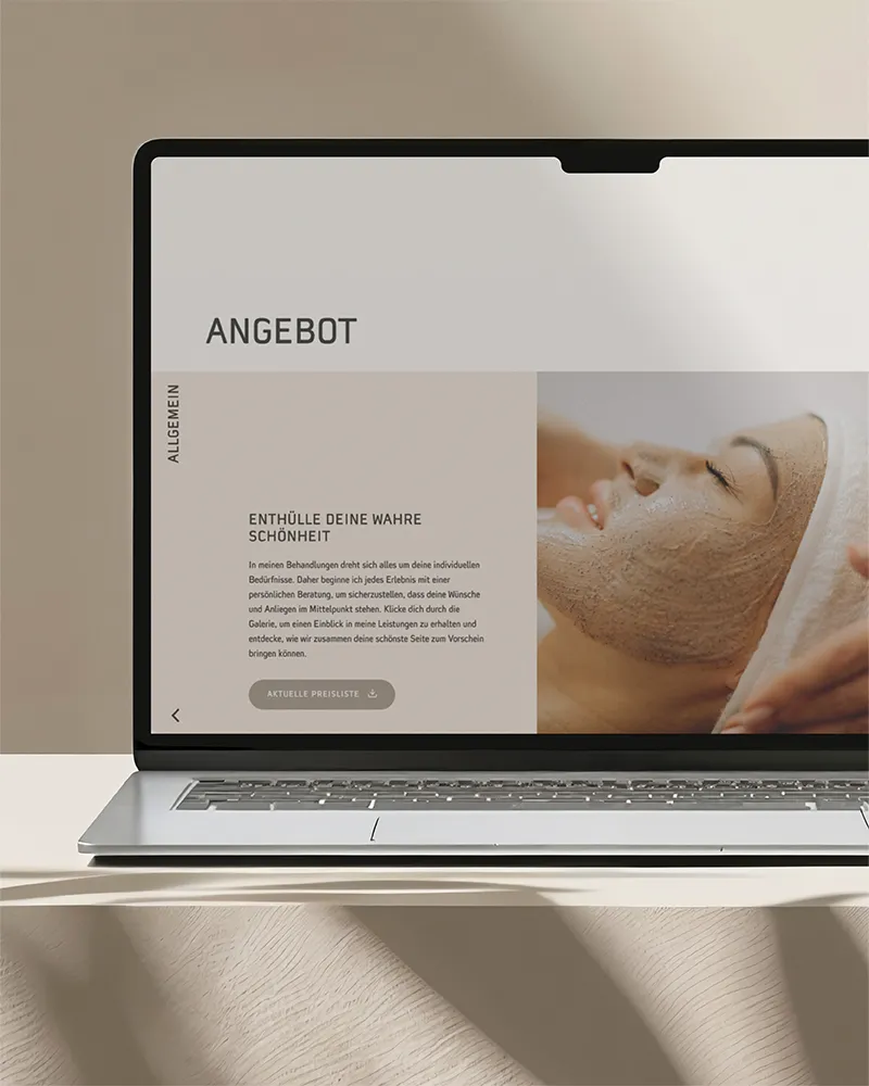 Handschriftliches Logo, warme Farbwelt aus Off White und Make Up Shades – eine Marke, die sich anfühlt wie das Studio selbst.